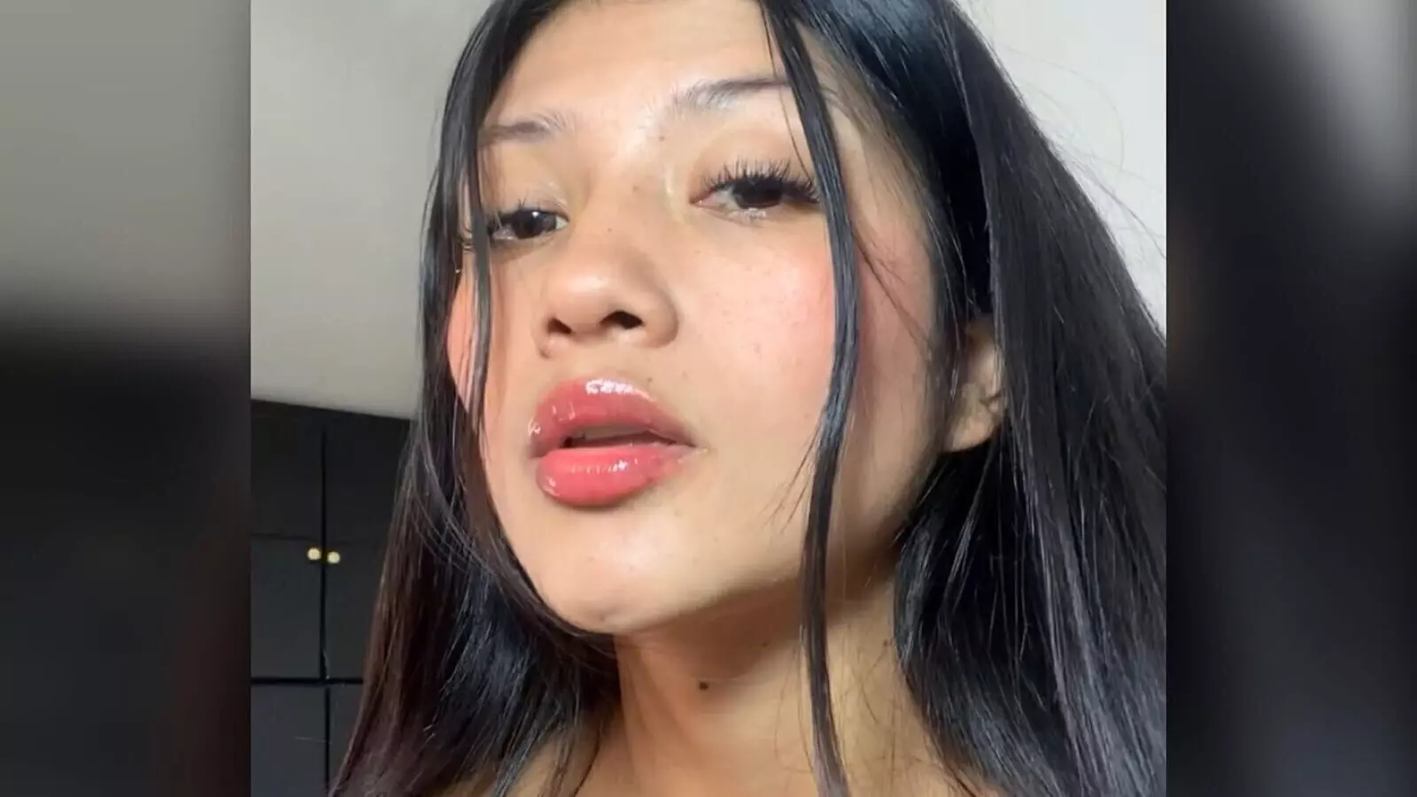  RELATED VIDEOS - WEBCAM KimHawker STRIPS AND MASTURBATES